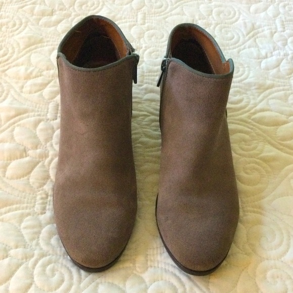 Crown Vintage Shoes - Crown Vintage Suede Taupe Gray Ankle Boot 6.5